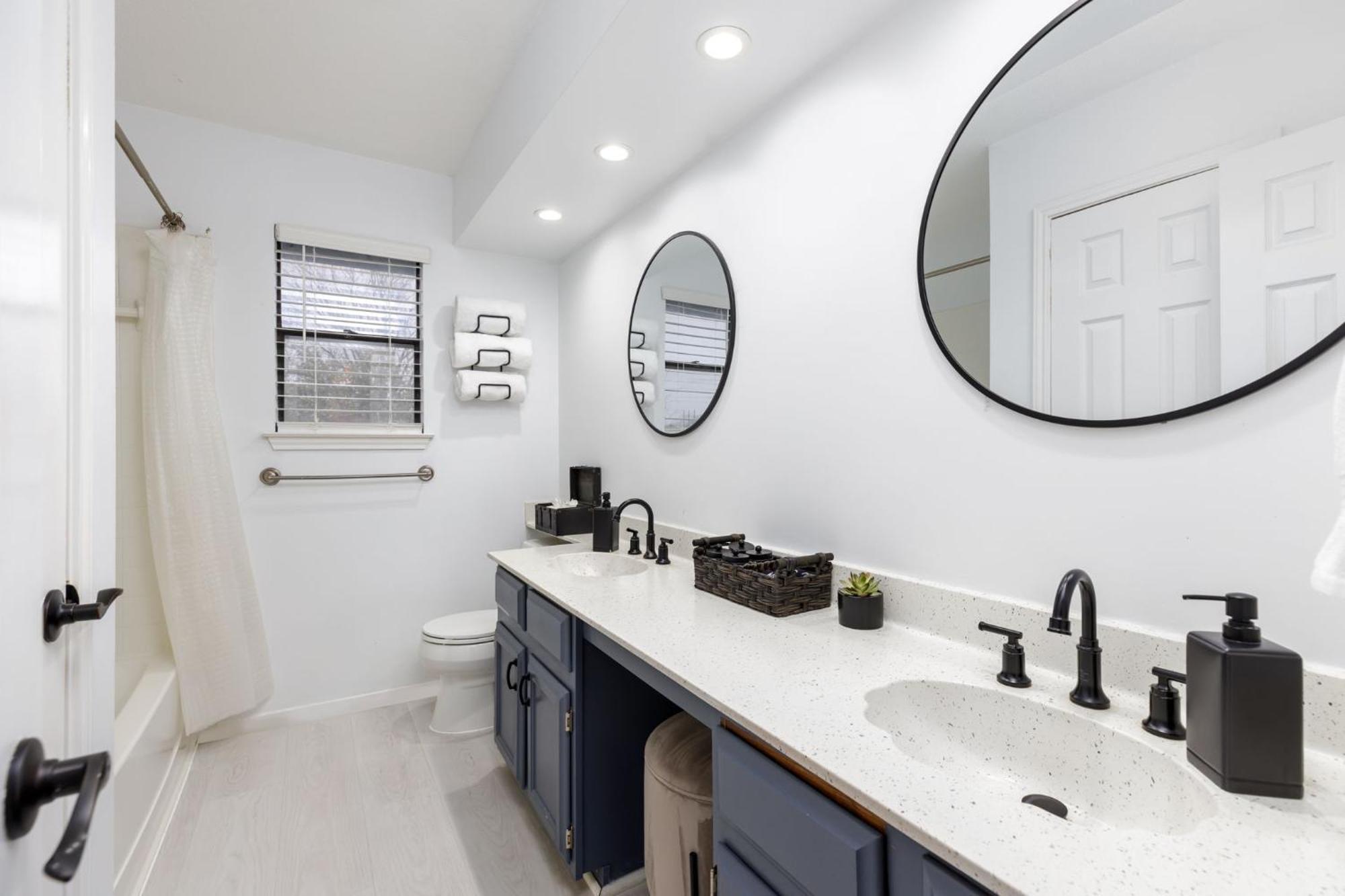 Timeless-Texas-Inn - Heated Pool Oasis & Lux Vibe Round Rock Exteriör bild