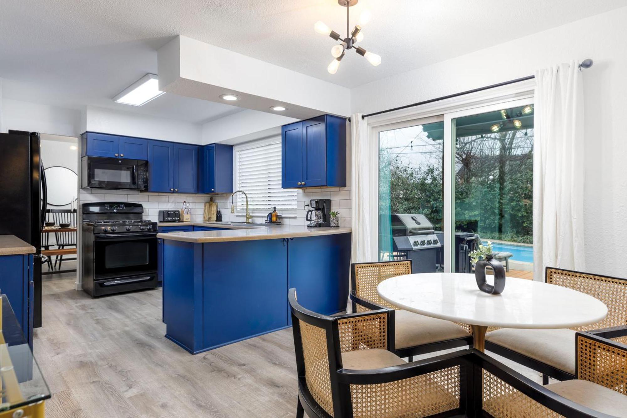 Timeless-Texas-Inn - Heated Pool Oasis & Lux Vibe Round Rock Exteriör bild