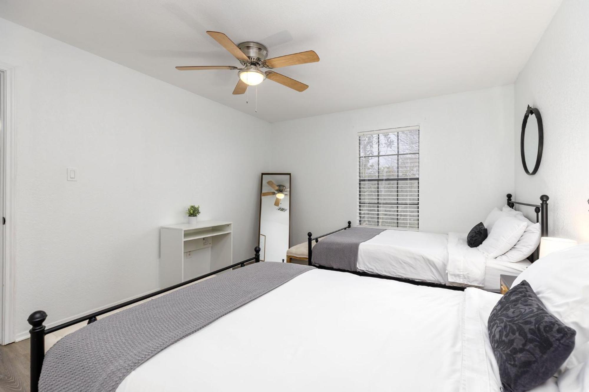 Timeless-Texas-Inn - Heated Pool Oasis & Lux Vibe Round Rock Exteriör bild